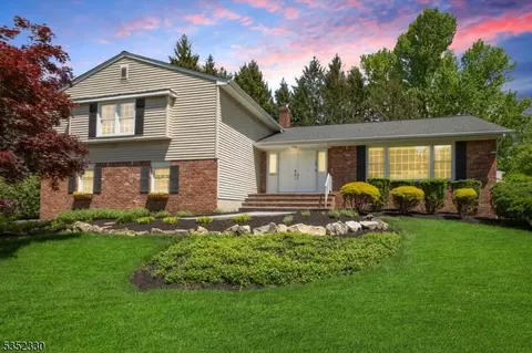 157 Spring Ridge Dr, New Providence, NJ 07974