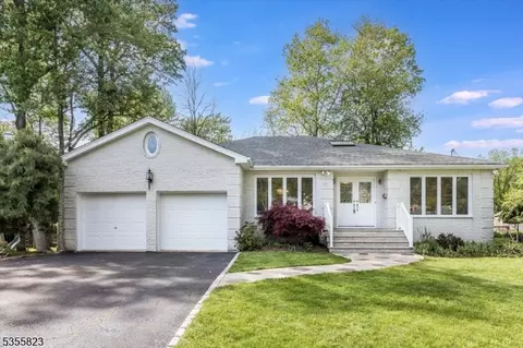 17 Evergreen Rd, West Caldwell, NJ 07006