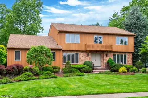 10 Timberline Dr, Wayne, NJ 07470