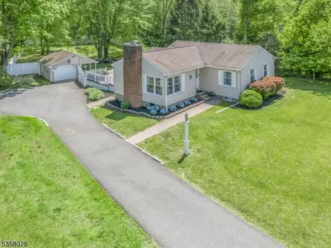 101 Lake Valley Rd, Morristown, NJ 07960