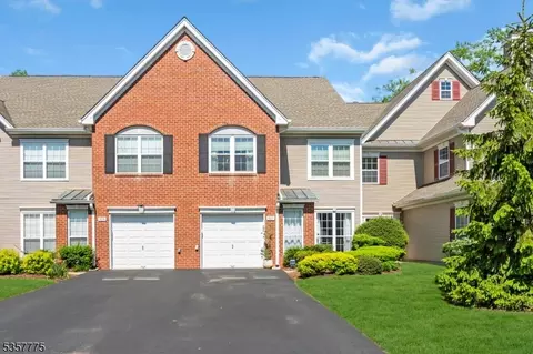 507 Well Sweep Rd, Whitehouse Station, NJ 08889