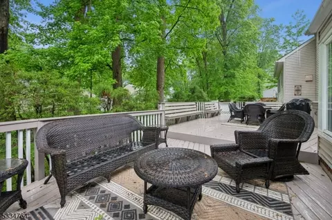 113 Sutton Dr, Berkeley Heights, NJ 07922 photo 25
