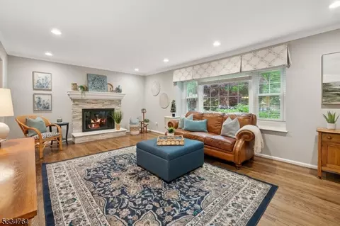 113 Sutton Dr, Berkeley Heights, NJ 07922 photo 9