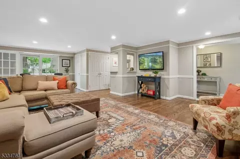 113 Sutton Dr, Berkeley Heights, NJ 07922 photo 5