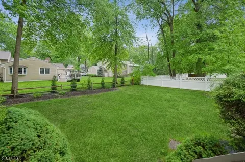 113 Sutton Dr, Berkeley Heights, NJ 07922 photo 28