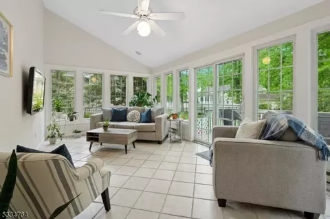 113 Sutton Dr, Berkeley Heights, NJ 07922 photo 7