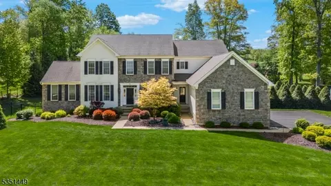 42 Sovereign Dr, Flanders, NJ 07836