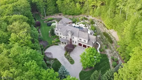22 Nottingham Ct, Ringwood, NJ 07456