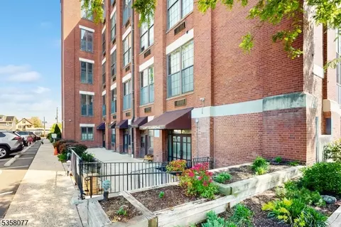 366-382 Trenton Ave #2C, Paterson, NJ 07503