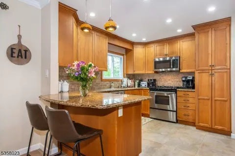 121 Baldwin Ter, Wayne, NJ 07470 photo 9