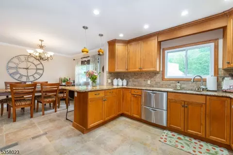 121 Baldwin Ter, Wayne, NJ 07470 photo 10