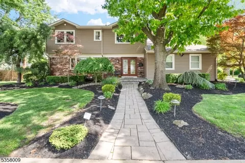 2 Mary Ct, Milltown, NJ 08850