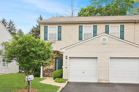 973 Valley St, Vauxhall, NJ 07088