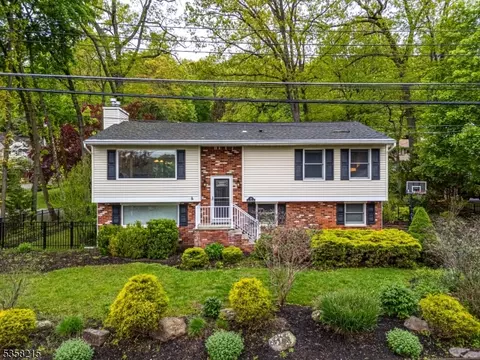 63 Cedar Lk W, Denville, NJ 07834