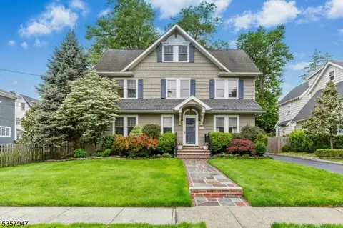 520 Dorian Ct, Westfield, NJ 07090