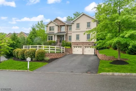 16 Himsl Ct, West Orange, NJ 07052