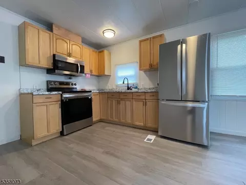 11 3rd St, Wayne, NJ 07470 photo 4