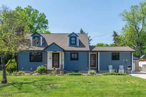33 Orchard Rd, Middlesex, NJ 08846