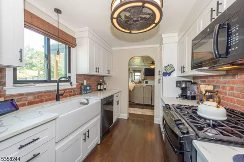 33 Orchard Rd, Middlesex, NJ 08846 photo 13