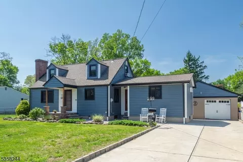 33 Orchard Rd, Middlesex, NJ 08846 photo 2