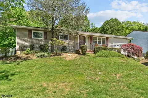 6 Rosemont Rd, Oak Ridge, NJ 07438