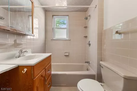 487 Centre St, Nutley, NJ 07110 photo 8