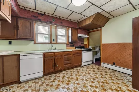 487 Centre St, Nutley, NJ 07110 photo 6