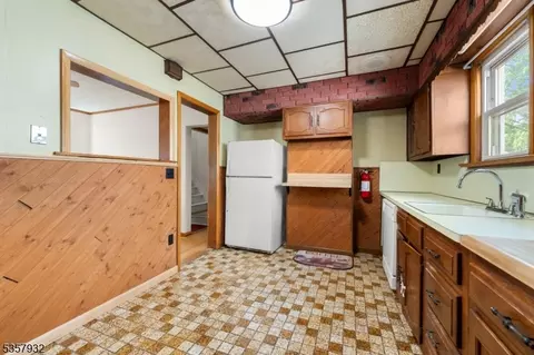 487 Centre St, Nutley, NJ 07110 photo 7