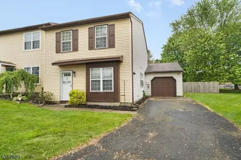 25 Lenape Trl, Washington, NJ 07882