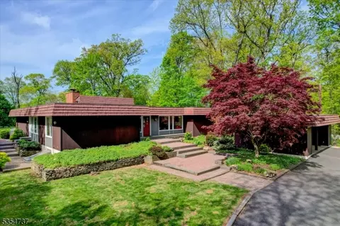 1580 Mountain Top Rd, Bridgewater, NJ 08807