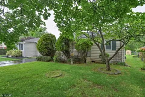 142 Oak St, Bridgewater, NJ 08807