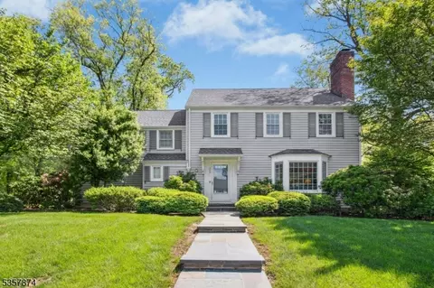 330 Tanager Way, Mountainside, NJ 07092