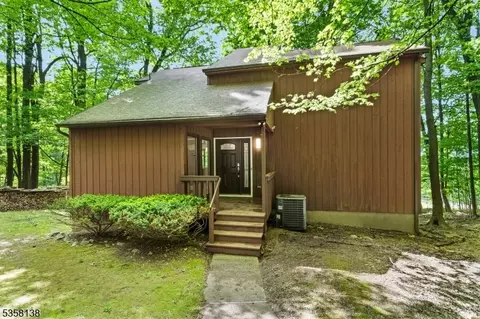 19 Village Way #7 H, Vernon, NJ 07462