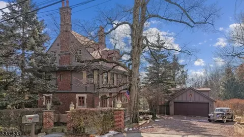 80 Cedar St, Millburn, NJ 07041 photo 48