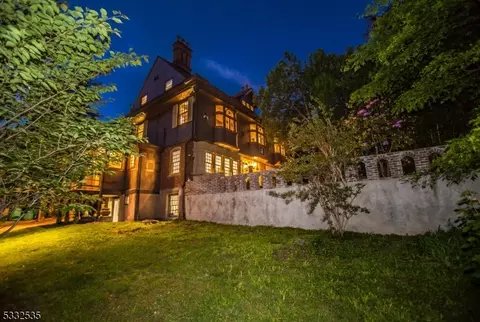 80 Cedar St, Millburn, NJ 07041 photo 9