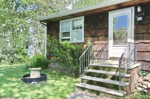 28 Summit Ave, Gillette, NJ 07933 photo 3
