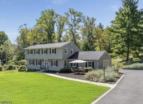 15 Fawn Dr, Flemington, NJ 08822