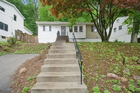 18 Valley View Dr, Rockaway, NJ 07866
