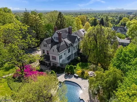 29 Highland Ave, Montclair, NJ 07042