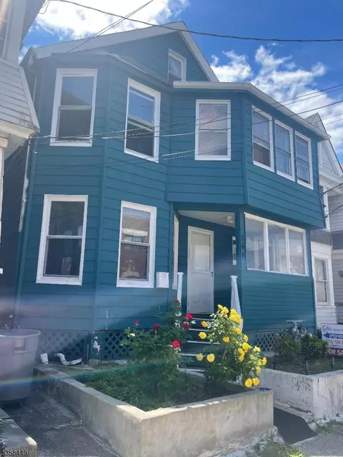 266 N 9th St, Prospect Park, NJ 07508