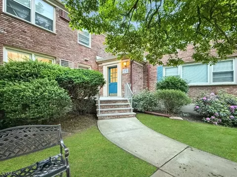 24 Hutton Ave #75, West Orange, NJ 07052