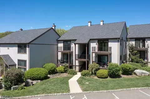 16312 Dell Pl, Stanhope, NJ 07874