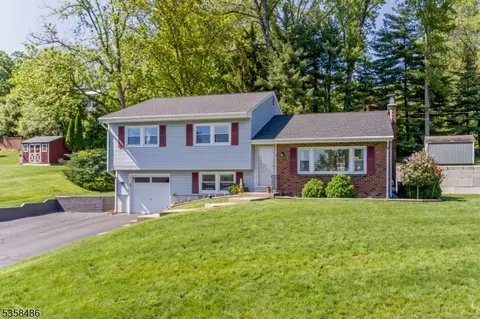 7 Maplewood Rd, Milford, NJ 08848