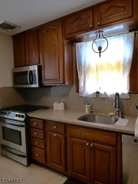 104 Oldham Rd, Wayne, NJ 07470 photo 6