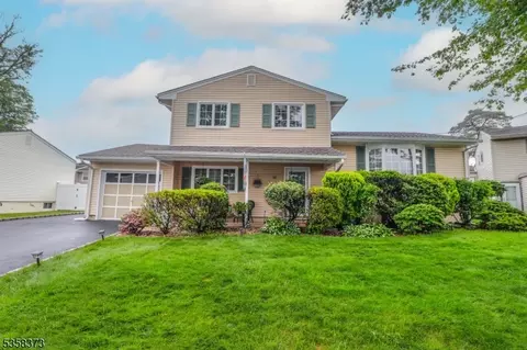 10 Alpine Pl, Colonia, NJ 07067