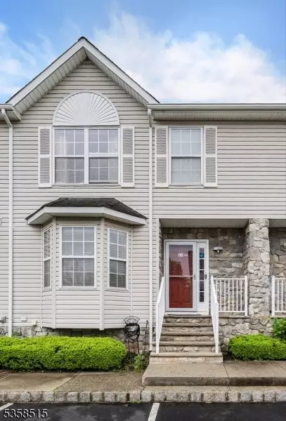 22 Edith Dr, Somerset, NJ 08873