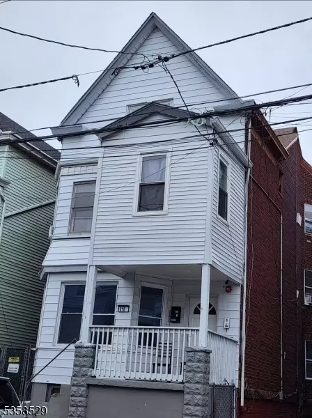 818 E 19th St, Paterson, NJ 07501