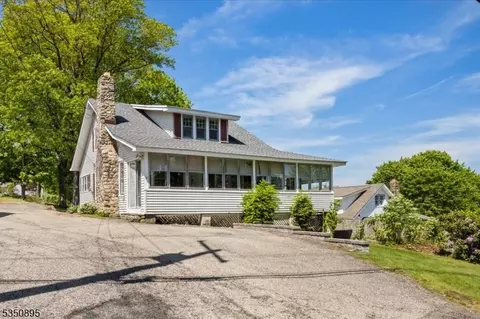 32 Outlook Ave, Budd Lake, NJ 07828