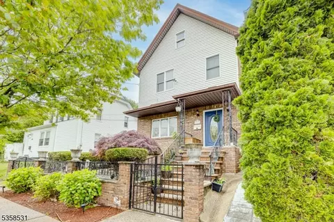 393 Hamilton St, Rahway, NJ 07065