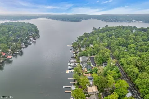 413 Lakeside Blvd # B, Hopatcong, NJ 07843